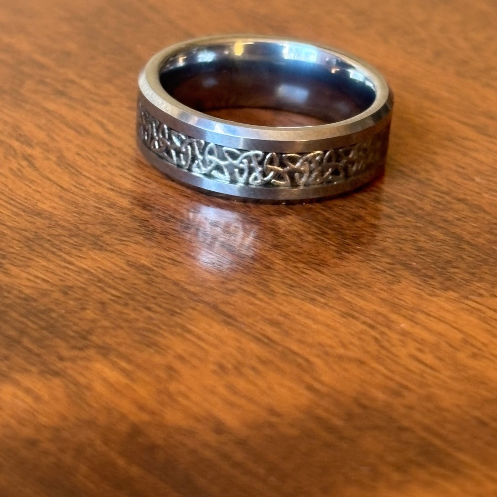 Silver Celtic Knot Band